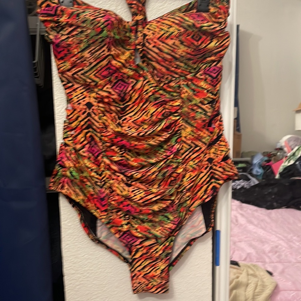 Bathing suit - Picture 7 of 12